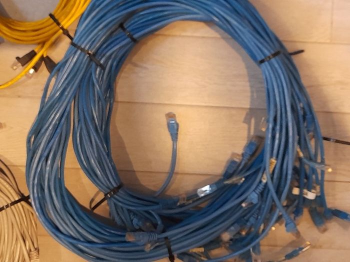 Ethernet LAN Network Cable Cat5e   28 x 2m