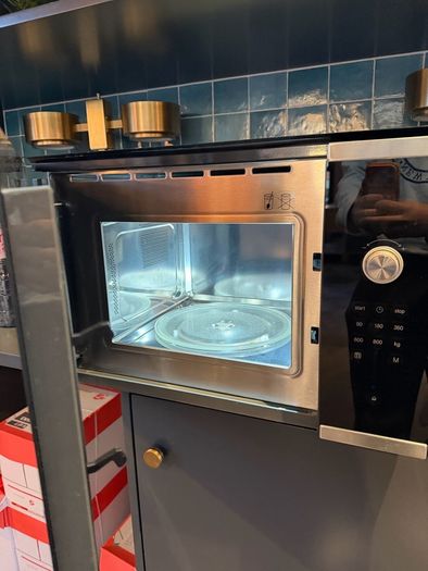 6 X Bosch 25L Built-In Microwave