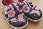 Size 4 clarks