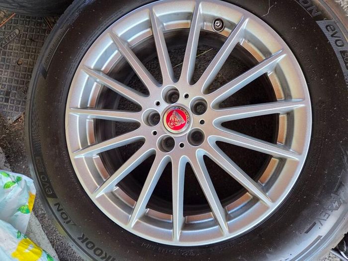 Jaguar 18" alloy wheels