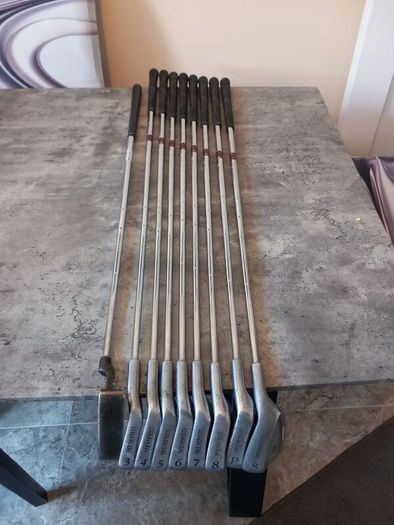 golf Set. golf clubs and bag.  Golf balls