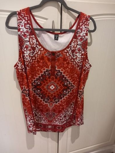 Brand New Curve tops