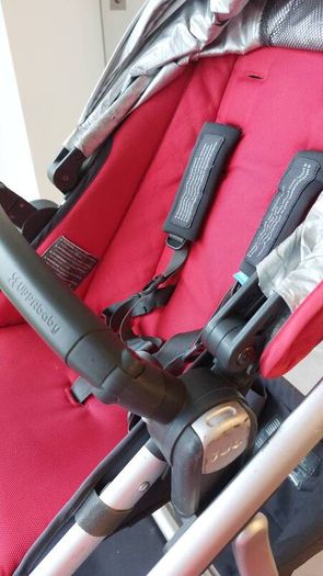 Uppababy Vista Travel System in Red
