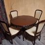 diningroom table and chairs Image 3