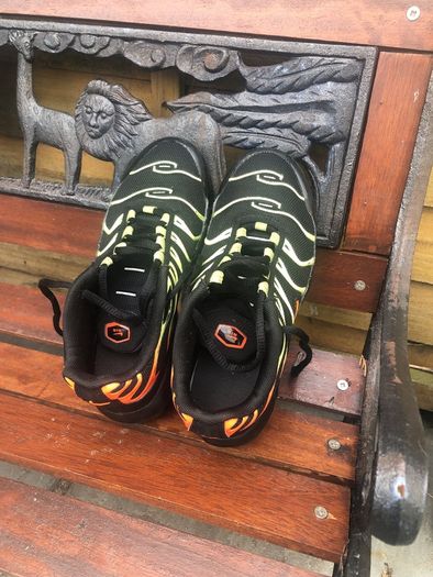 Nike Air Max tuned 1 - kids size 13.5 uk