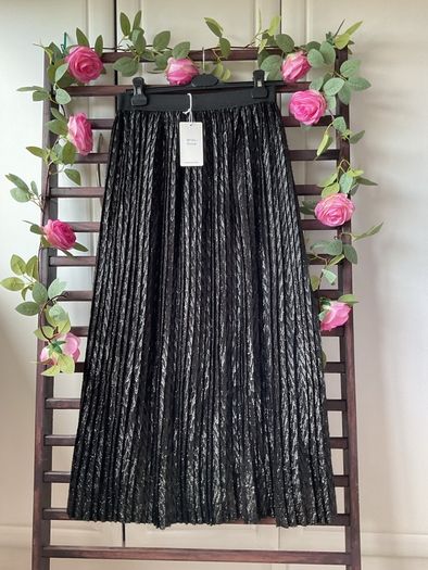 skirt black sparkle pleated skirt elastic waistband size m/l