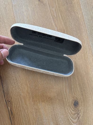 Eyeglasses case