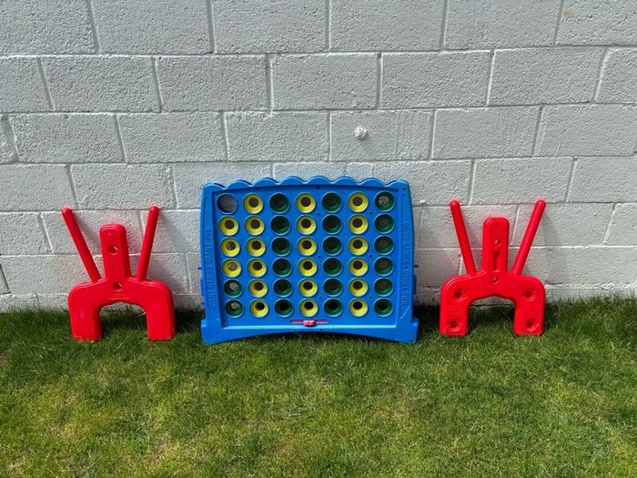 Giant Connect 4 in a Row - Legs Broken