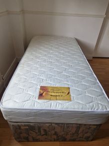 Single bed (new mattress)