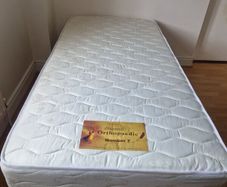 Single bed (new mattress)