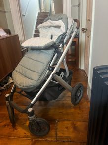 Uppababy Vista buggy with cosy foot muff