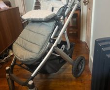 Uppababy Vista buggy with cosy foot muff