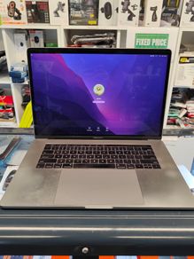Apple MacBook Pro 15 inch (2017) - Core i7 2.80 GHz, 256GB SSD, 16GB RAM -Model A1707 (Battery Cycle: 2)