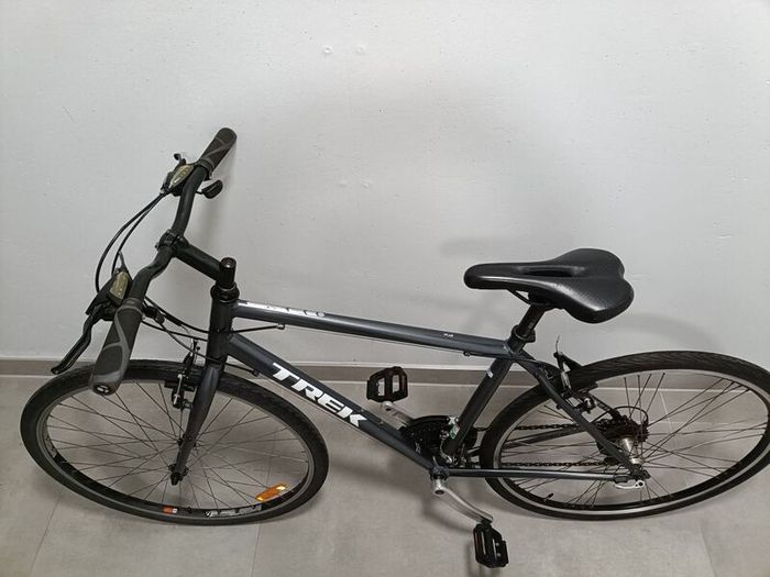 Trek hybrid bicycle size M 20 inch