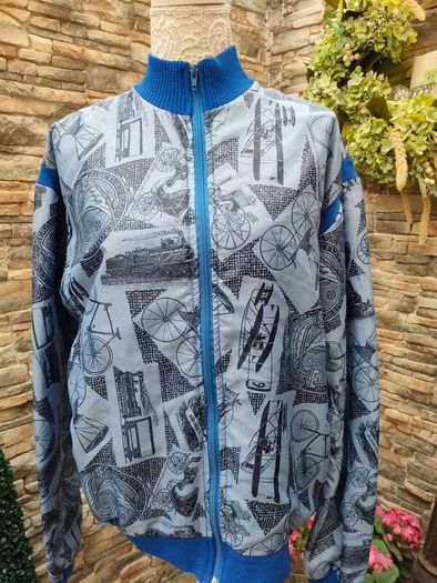Vintage 80s 90s cycling jacket  Perfect condition  Size medium  Perfect for festivals  Unique piece
