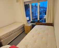 2 single beds