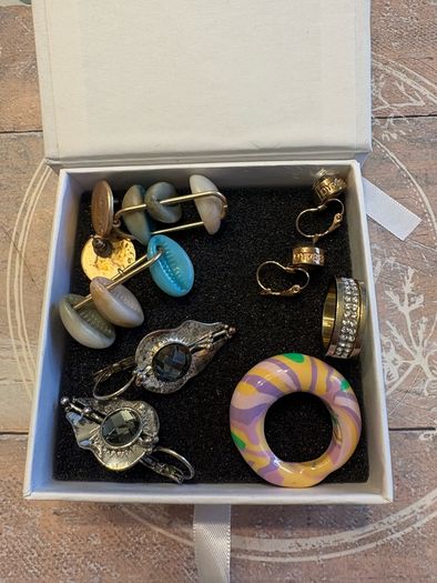 Mix of jewelery
