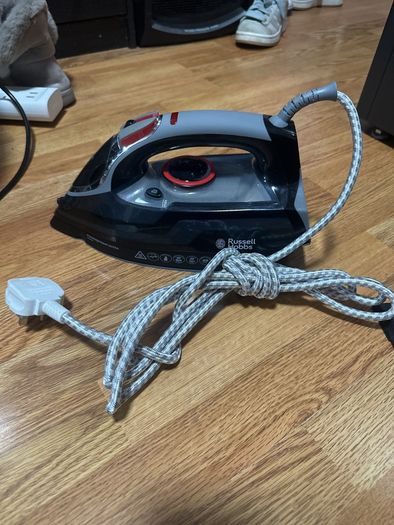 Russell Hobbs Power Steam Ultra Iron