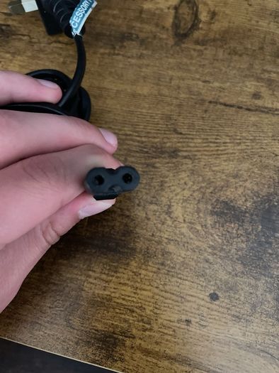 3-pin plug to IEC C7 power cable