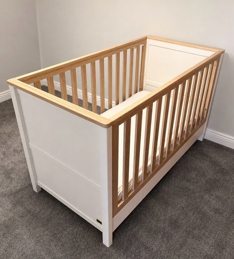 Mamas and Papas Cot / Cot Bed Harwell