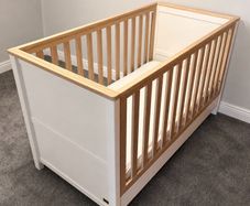 Mamas and Papas Cot / Cot Bed Harwell