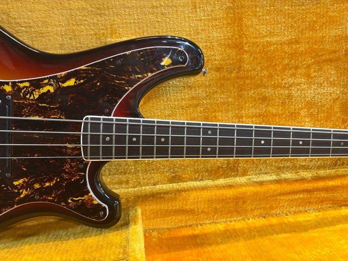Yamaha SB-55 Sunburst 1970