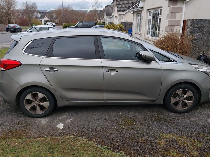 2015 Kia Carens