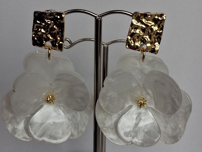 Hammered Square Stud Cream Hibiscus Floral Earrings