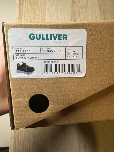 Brand new Navy GULLIVER kids runners with lights size UK 12-12.5 kids