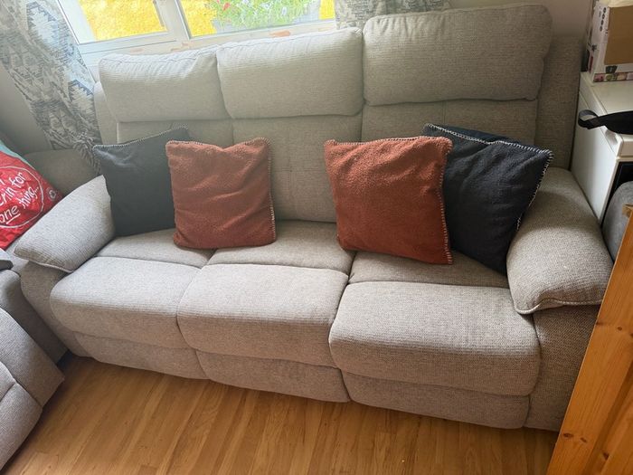 Brand new 3, 1 & 1 recliner