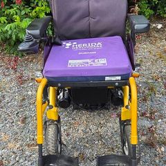 Electric wheelchair