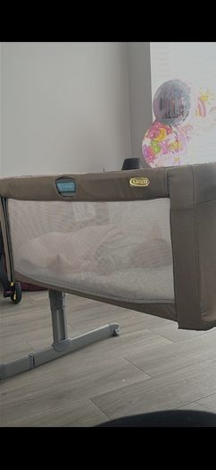 Graco bedside crib
