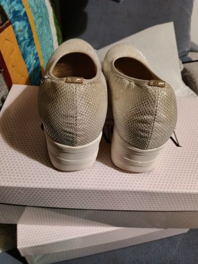 Shoes wedges