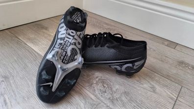 Nike Mercurial Vapor 13 Pro FG  Size 8