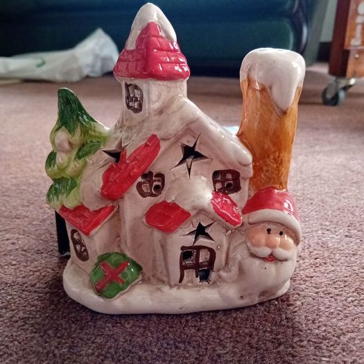Snow White ceramic house