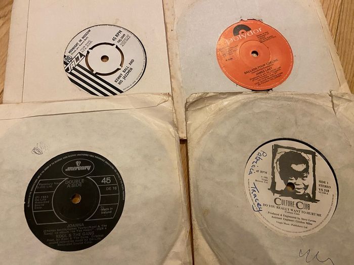 69 7" singles records vinyl
