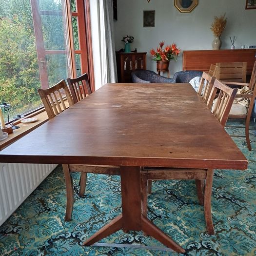 FREE: Mahogany Extending Dining Table & 8 Vintage/Antique Chairs (Must Take All)