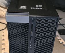 Dell Precision 5820 Tower + 32 inch Gigabyte Gaming monitor