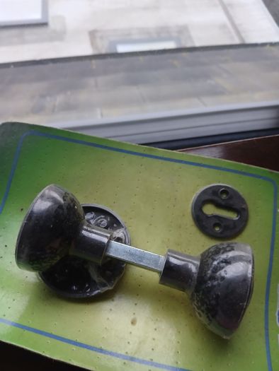 Door knob