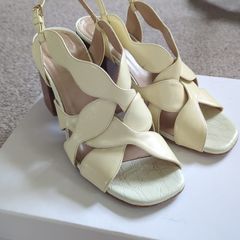 Chloe Classic Leather Sandals - Size 40