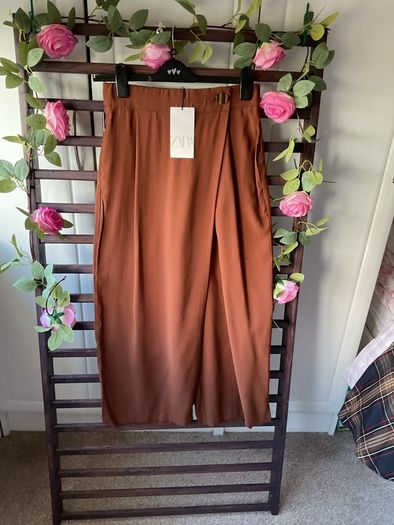 trousers Bnwt Zara wrap over front trousers size small rust brown shade