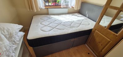 small double bed (3/4)
