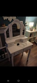 Vanity dressing table