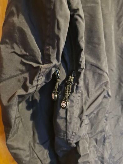 Black Hooded Outdoor Ski Jacket