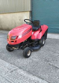 Castle garden ride on Lawnmower