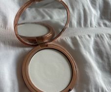 Sculpted by Aimee mineral veil powder