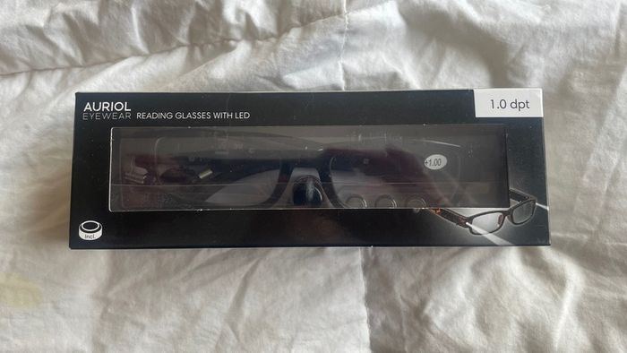 Reading glasses with led light