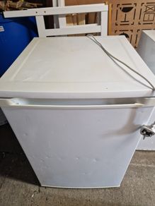 Essentials Freezer