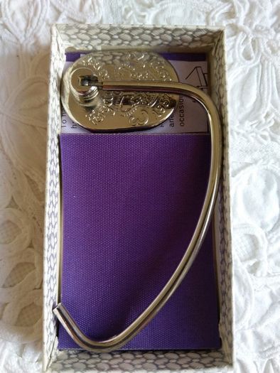 Vintage Handbag Retainer
