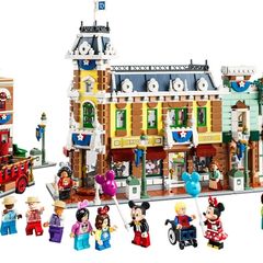 Lego Disney Main Street USA + Free Lego Set